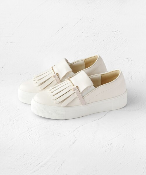 TOCCA(トッカ)の「FRINGE SLIPON RAIN SNEAKERS スニーカー(スニーカー・レディース・アイボリー系/ブラック系・36/35/38/39/37)」の3枚目の写真