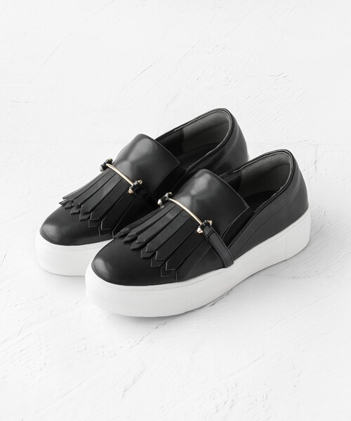 TOCCA(トッカ)の「FRINGE SLIPON RAIN SNEAKERS スニーカー(スニーカー・レディース・アイボリー系/ブラック系・36/35/38/39/37)」の4枚目の写真