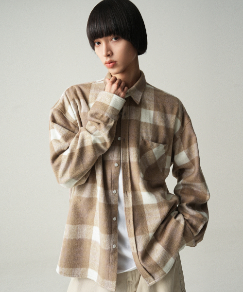 AVANDRESS（アバンドレス ）の「Tyler Check Shirt NAVY（シャツ/ブラウス・レディース・ネイビー・MEDIUM/LARGE/X-LARGE）」の3枚目の写真