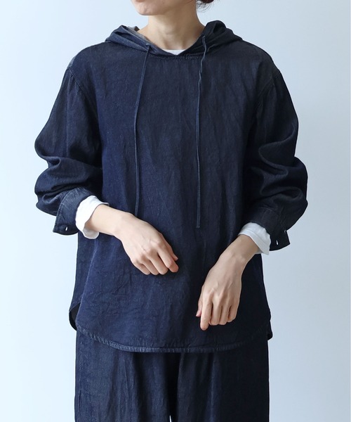 yuni(ユニ )の「R/C soft denim hoody(パーカー・レディース・ネイビー・FREE)」の1枚目の写真