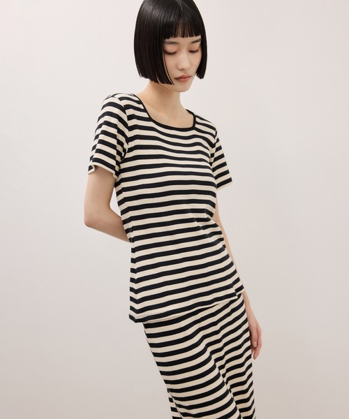 ADAM ET ROPE'(アダムエロペ)の「【Miller for ADAM ET ROPE'】別注 スクエアTee(Tシャツ/カットソー・レディース・ブルー/キナリ・FREE)」の2枚目の写真