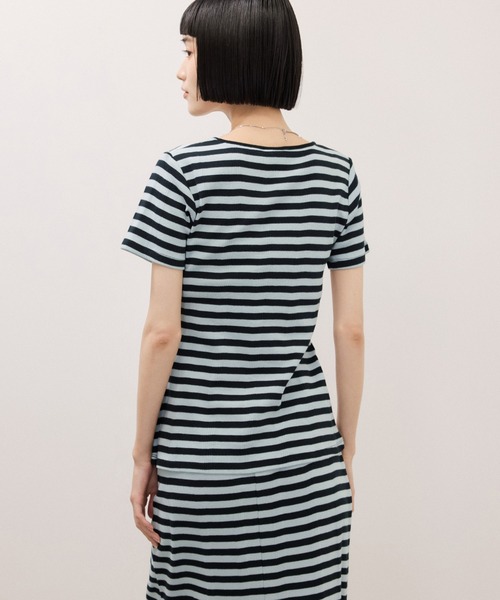 ADAM ET ROPE'(アダムエロペ)の「【Miller for ADAM ET ROPE'】別注 スクエアTee(Tシャツ/カットソー・レディース・ブルー/キナリ・FREE)」の9枚目の写真