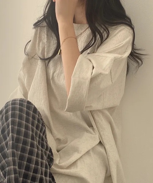yuue' ( wear )(ユーイ)の「オーバーサイズロゴプリント半袖Tシャツ(Tシャツ/カットソー・レディース・ブルー/ライトグレー/ホワイト・FREE)」の12枚目の写真