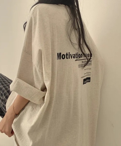yuue' ( wear )(ユーイ)の「オーバーサイズロゴプリント半袖Tシャツ(Tシャツ/カットソー・レディース・ブルー/ライトグレー/ホワイト・FREE)」の11枚目の写真