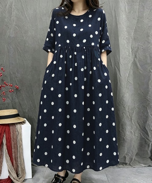AMAJI(アマジ)の「ドット柄ロング丈ワンピース リネン混素材 ミモレ丈(ワンピース・レディース・ネイビー・LARGE/X-LARGE/XX-LARGE)」の3枚目の写真