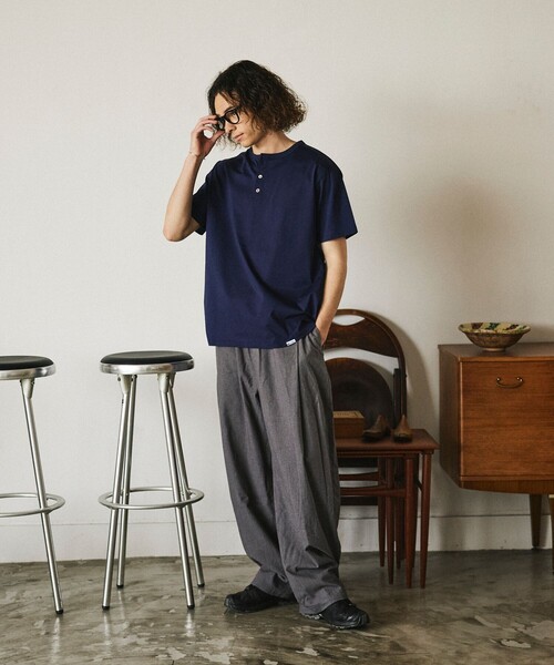 Russell Athletic(ラッセルアスレティック)の「限定展開 RUSSELL ATHLETIC×FREAK'S STORE ラッセル アスレチック 別注 プレミアム ヘンリーネック カットソー 半袖 シルケット(Tシャツ/カットソー・メンズ・ホワイト/サックスブルー/ブラック/ネイビー・LARGE/MEDIUM/SMALL)」の13枚目の写真