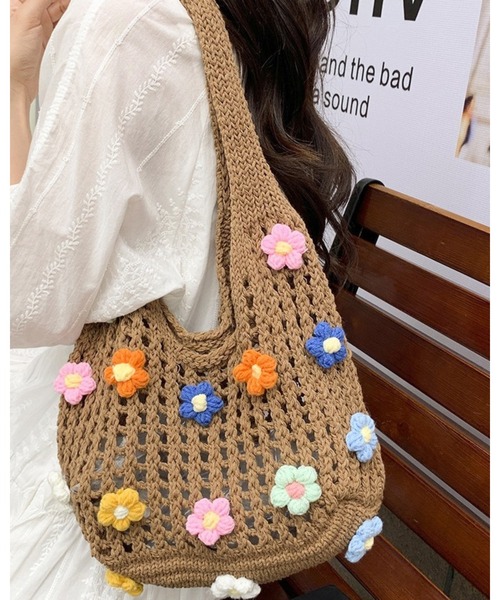 CHEER(チアー)の「ナチュラル可愛い立体フラワーモチーフクロシェ編みバッグ(トートバッグ・レディース・アイボリー/カーキ・FREE)」の3枚目の写真