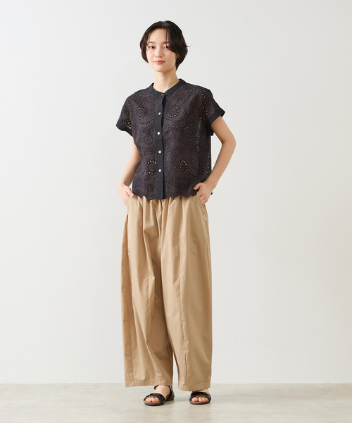 MELROSE claire（メルローズ クレール）の「【スカラップ刺しゅうシャツブラウス】（シャツ/ブラウス・レディース・ブラック/オフホワイト/ロイヤルブルー・FREE）」の9枚目の写真