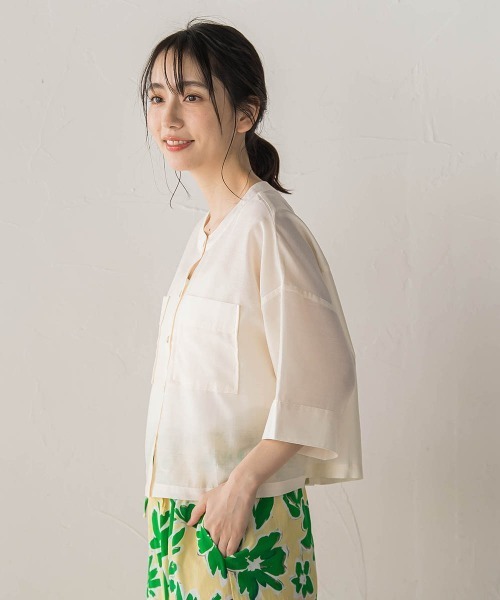 Droite lautreamont(ドロワットロートレアモン)の「【WEB限定】シアーサテンバンドカラーブラウス(シャツ/ブラウス・レディース・オフホワイト/ブルー/チャコールグレー・M)」の6枚目の写真