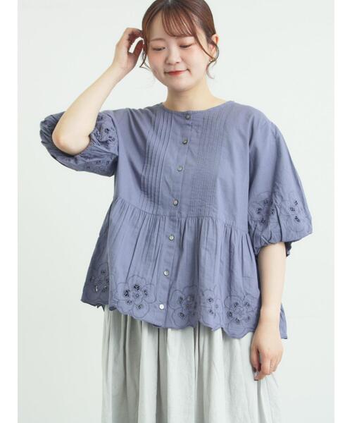 TSUHARU by Samansa Mos2（ツハルバイサマンサモスモス）の「カットワーク刺繍ボリューム袖ブラウス（シャツ/ブラウス・レディース・ホワイト/ブルー/ブラック・F）」の3枚目の写真