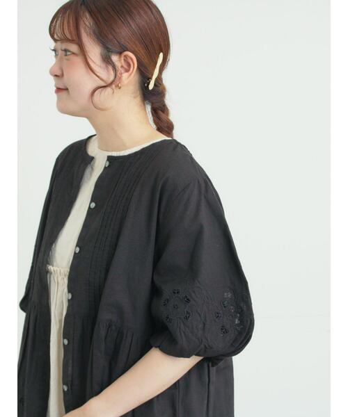 TSUHARU by Samansa Mos2（ツハルバイサマンサモスモス）の「カットワーク刺繍ボリューム袖ブラウス（シャツ/ブラウス・レディース・ホワイト/ブルー/ブラック・F）」の4枚目の写真