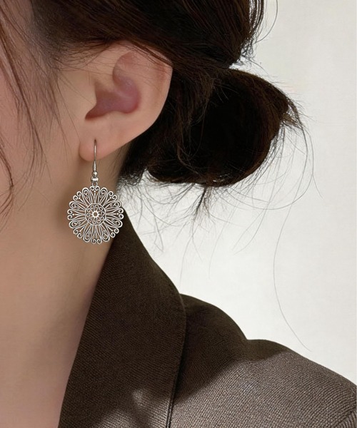 LA VORAGINE（ラ ヴォラジネ）の「レトロ風 幾何モチーフ 個性的ピアス ジプシー（ピアス（両耳用）・レディース・A/E/H/D/G/O/C/Q/F/J/B/K/I/L/P/M/R/N・FREE）」の11枚目の写真