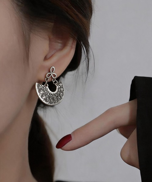 LA VORAGINE（ラ ヴォラジネ）の「レトロ風 幾何モチーフ 個性的ピアス ジプシー（ピアス（両耳用）・レディース・A/E/H/D/G/O/C/Q/F/J/B/K/I/L/P/M/R/N・FREE）」の12枚目の写真