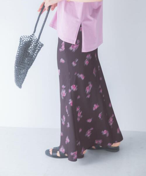 URBAN RESEARCH ROSSO WOMEN(アーバンリサーチ ロッソ)の「ダークプリント バイアススカート(スカート・レディース・ブラック/ブラウン・38/36)」の1枚目の写真