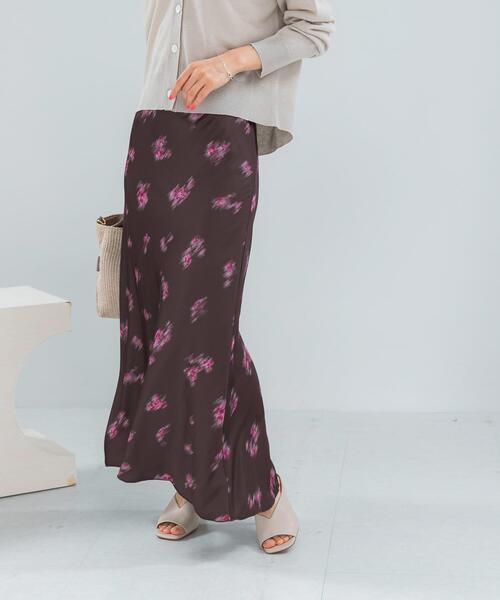 URBAN RESEARCH ROSSO WOMEN(アーバンリサーチ ロッソ)の「ダークプリント バイアススカート(スカート・レディース・ブラック/ブラウン・38/36)」の15枚目の写真
