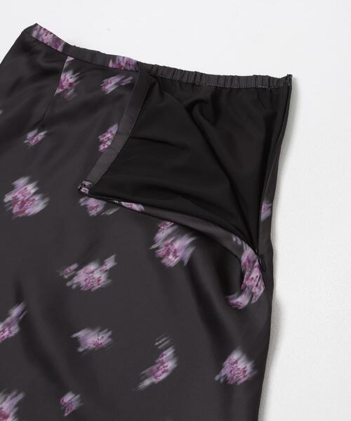 URBAN RESEARCH ROSSO WOMEN(アーバンリサーチ ロッソ)の「ダークプリント バイアススカート(スカート・レディース・ブラック/ブラウン・38/36)」の8枚目の写真