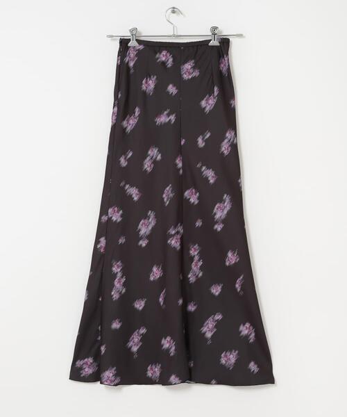 URBAN RESEARCH ROSSO WOMEN(アーバンリサーチ ロッソ)の「ダークプリント バイアススカート(スカート・レディース・ブラック/ブラウン・38/36)」の9枚目の写真