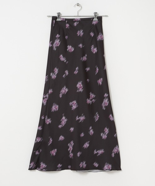 URBAN RESEARCH ROSSO WOMEN（アーバンリサーチ　ロッソ）の「ダークプリント バイアススカート（スカート・レディース・ブラック/ブラウン・38/36）」の11枚目の写真