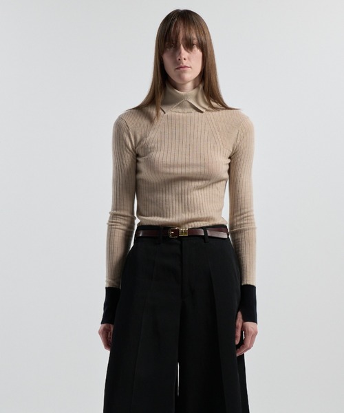 CINOH(チノ)の「15.5 MICRON WOOL TURTLENECK KNIT(ニット/セーター・レディース・ベージュ/チャコールグレー/ブラック・38/36)」の3枚目の写真