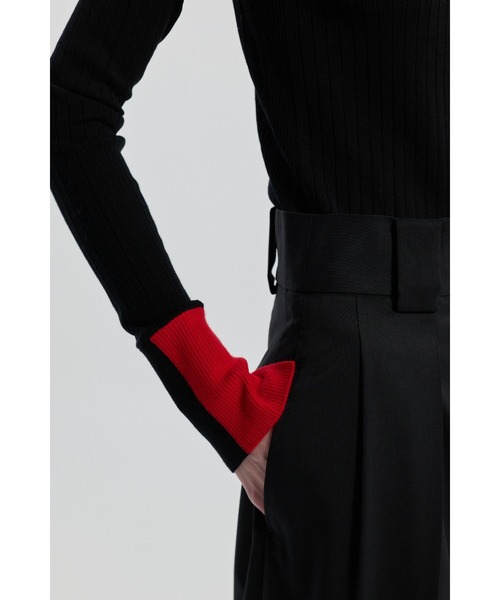 CINOH(チノ)の「15.5 MICRON WOOL TURTLENECK KNIT(ニット/セーター・レディース・ベージュ/チャコールグレー/ブラック・38/36)」の6枚目の写真