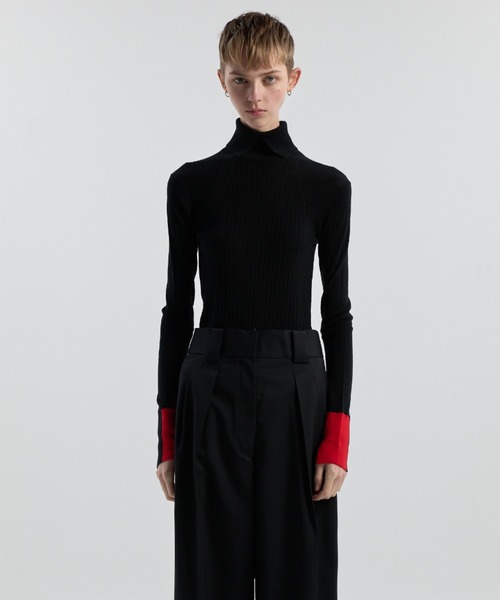 CINOH(チノ)の「15.5 MICRON WOOL TURTLENECK KNIT(ニット/セーター・レディース・ベージュ/チャコールグレー/ブラック・38/36)」の7枚目の写真