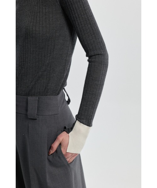 CINOH(チノ)の「15.5 MICRON WOOL TURTLENECK KNIT(ニット/セーター・レディース・ベージュ/チャコールグレー/ブラック・38/36)」の13枚目の写真