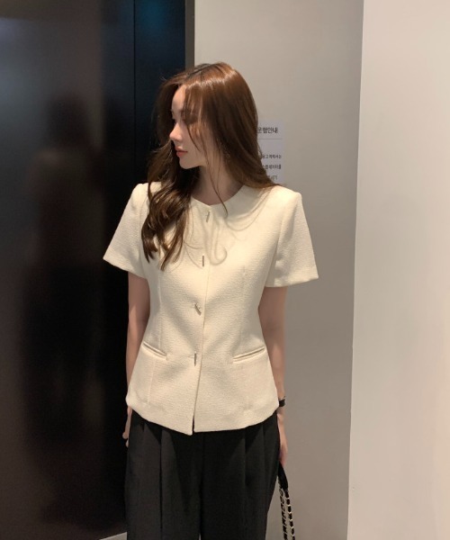 FAVORITO(ファヴォリート)の「ノーカラーツイードジャケット(ノーカラージャケット・レディース・ブラック/ベージュ・F)」の16枚目の写真