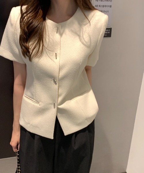 FAVORITO(ファヴォリート)の「ノーカラーツイードジャケット(ノーカラージャケット・レディース・ブラック/ベージュ・F)」の13枚目の写真