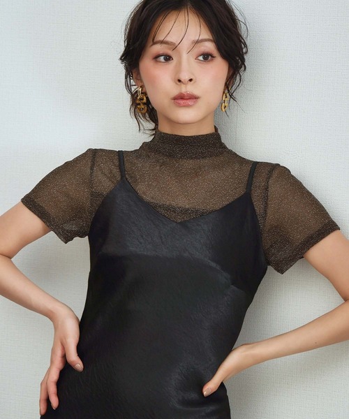 LOWO(ロワ)の「シアートップス ハイネック 半袖 ラメ シースルー レイヤードトップス オケージョン 結婚式 パーティー お呼ばれ《着用動画あり》(Tシャツ/カットソー・レディース・ホワイト/ベージュ/グレー/ブラック/アイボリー/ブラウン・FREE)」の10枚目の写真