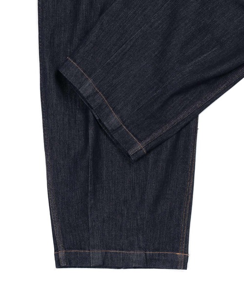 The DUFFER of ST.GEORGE(ザダファーオブセントジョージ)の「COOLMAX WIDE TAPERED EASY DENIM PANTS:クールマックス イージーワイドデニム / タック入り / ライトオンス(デニムパンツ・メンズ・ネイビー・X-LARGE/MEDIUM/SMALL/LARGE)」の8枚目の写真
