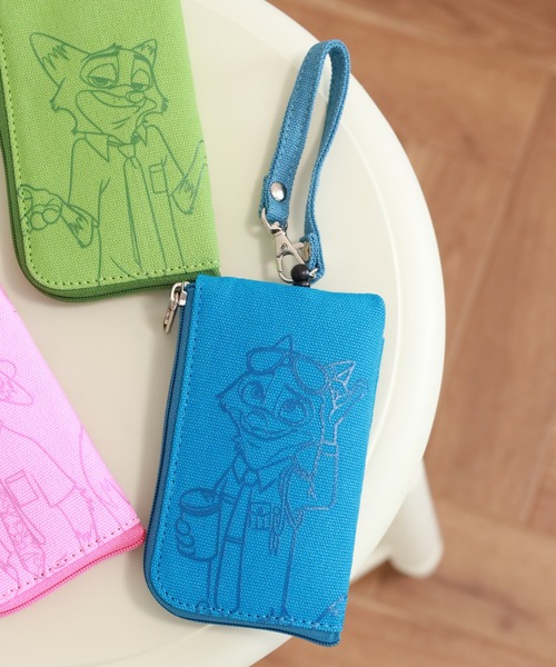 Disney(ディズニー)の「ズートピア ニック パスケース リール パスポーチ Disney(パスケース・レディース・グリーン/ネイビー・FREE)」の2枚目の写真