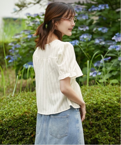 GORGE（ゴージ）の「《カットフリル・透け感》ブラウス／フェミカジュ×ナチュラル／春夏／全3色（シャツ/ブラウス・レディース・オフホワイト/ブラック/ボルドー・F）」の8枚目の写真