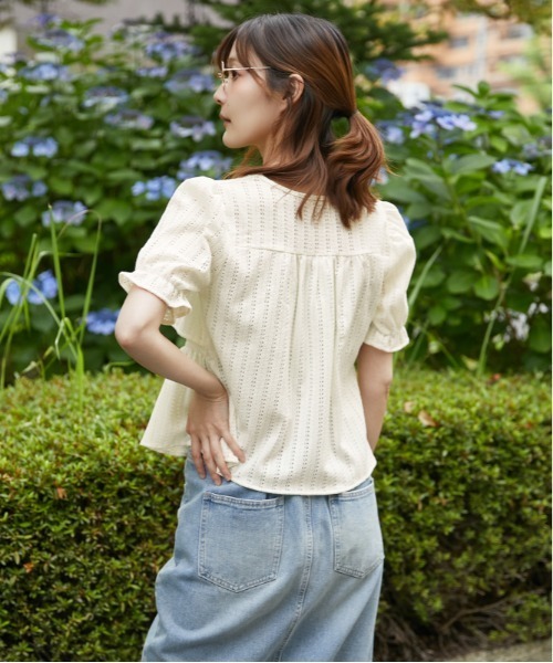 GORGE（ゴージ）の「《カットフリル・透け感》ブラウス／フェミカジュ×ナチュラル／春夏／全3色（シャツ/ブラウス・レディース・オフホワイト/ブラック/ボルドー・F）」の9枚目の写真