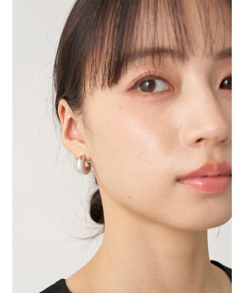 SNIDEL(スナイデル)の「メタルミニピアス(ピアス(両耳用)・レディース・シルバー/ゴールド・F)」の15枚目の写真