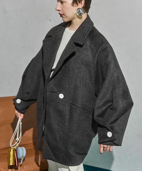 OMMO(オーエムエムオー)の「WRAP CUFF OVER COAT(その他アウター・レディース・グレー/ホワイト/ブラック・38/36)」の8枚目の写真