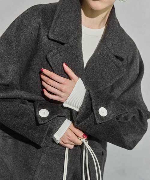 OMMO(オーエムエムオー)の「WRAP CUFF OVER COAT(その他アウター・レディース・グレー/ホワイト/ブラック・38/36)」の13枚目の写真