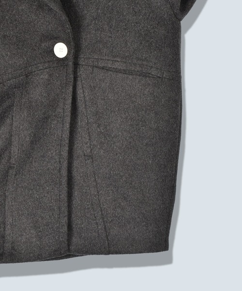 OMMO(オーエムエムオー)の「WRAP CUFF OVER COAT(その他アウター・レディース・グレー/ホワイト/ブラック・38/36)」の21枚目の写真