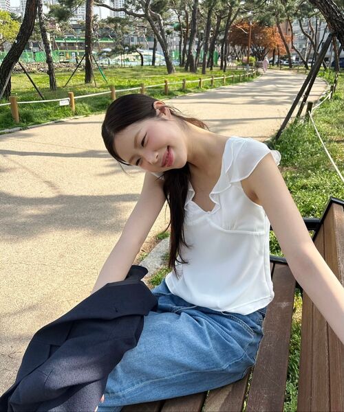 108POUND（108パウンド）の「Petal Blouse_Ivory（シャツ/ブラウス・レディース・その他・FREE）」の3枚目の写真