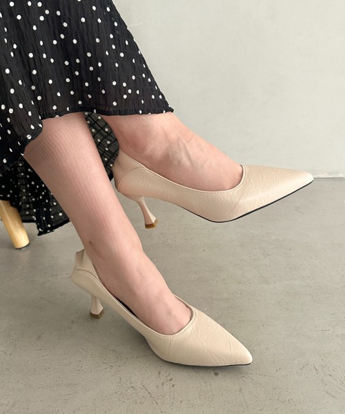 MYMOOD.(マイムード)の「しぼ感PUシンプルヒール パンプス(パンプス・レディース・ブラック/アイボリー・23.5cm/24.5cm)」の2枚目の写真