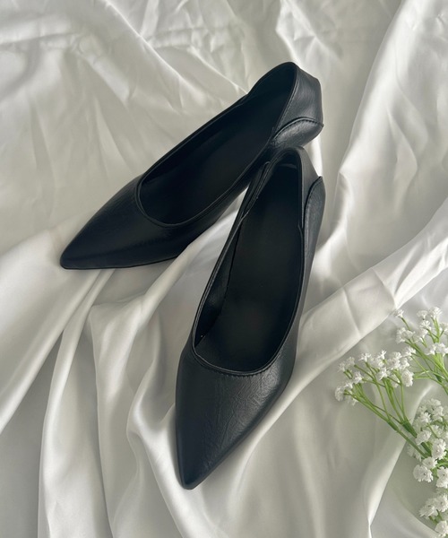 MYMOOD.(マイムード)の「しぼ感PUシンプルヒール パンプス(パンプス・レディース・ブラック/アイボリー・23.5cm/24.5cm)」の10枚目の写真