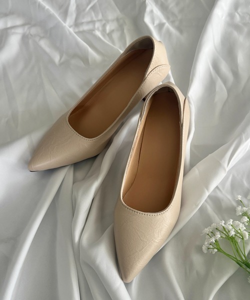 MYMOOD.(マイムード)の「しぼ感PUシンプルヒール パンプス(パンプス・レディース・ブラック/アイボリー・23.5cm/24.5cm)」の3枚目の写真