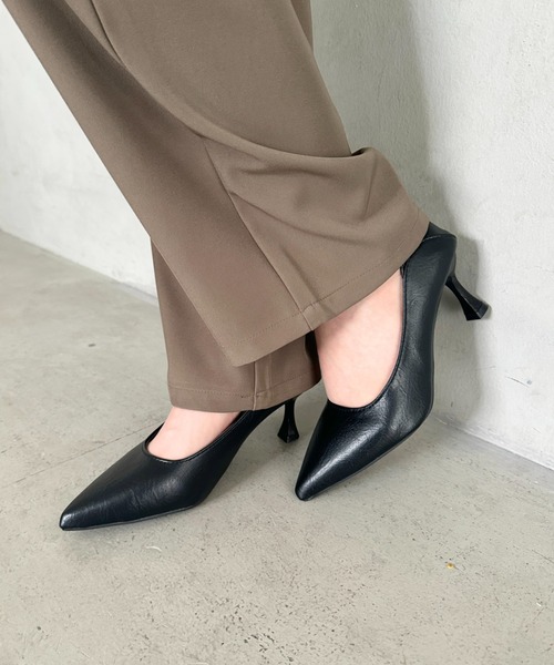 MYMOOD.(マイムード)の「しぼ感PUシンプルヒール パンプス(パンプス・レディース・ブラック/アイボリー・23.5cm/24.5cm)」の11枚目の写真