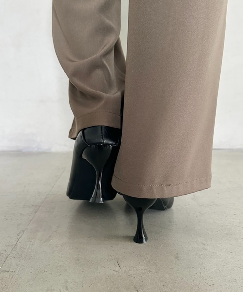 MYMOOD.(マイムード)の「しぼ感PUシンプルヒール パンプス(パンプス・レディース・ブラック/アイボリー・23.5cm/24.5cm)」の16枚目の写真