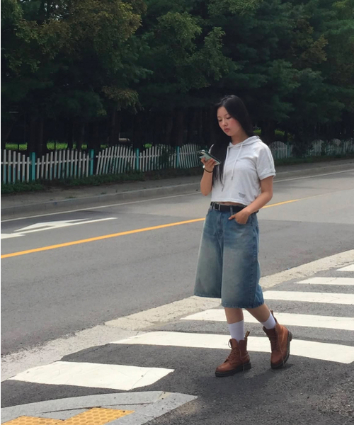 JUAN HOMME（ジュアンオム）の「ウォッシュドバミューダデニムパンツ（ブルー）（デニムパンツ・メンズ・その他・SMALL/MEDIUM/LARGE）」の2枚目の写真