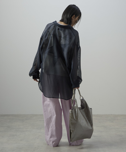 CONVERSE TOKYO(コンバーストウキョウ)の「2WAY METALLIC SHOPPING TOTE BAG(トートバッグ・レディース・シルバー/ゴールド×ブラウン/シルバー×ブラック・FREE)」の17枚目の写真
