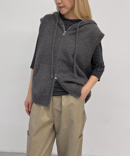 CANAL JEAN(キャナルジーン)の「El mar パーカーニットベスト(ベスト・レディース・チャコールグレー/グレー/ブラウン・ONE SIZE)」の1枚目の写真