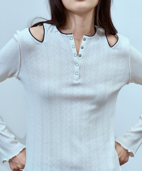 THINGS THAT MATTER（シングス ザット マター）の「EYELET MESH NOTCH HENRY NECK TOPS / アイレット メッシュ ノッチ ヘンリー ネック トップス（Tシャツ/カットソー・レディース・アイボリー/ブラック/グレー・FREE）」の6枚目の写真