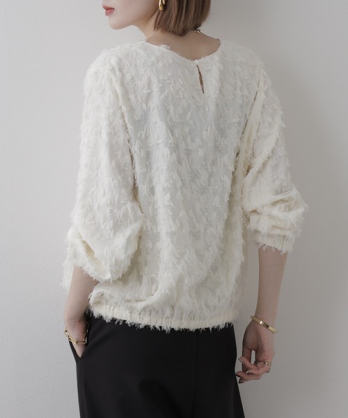 EGLANTINE(エグランティーヌ)の「EGLANTINE ジャガードブラウスプルオーバー 長袖(Tシャツ/カットソー・レディース・オフホワイト/ブルーグリーン・38)」の4枚目の写真