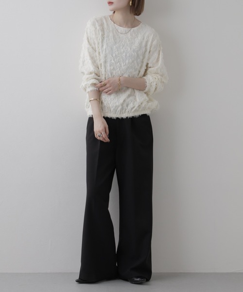 EGLANTINE(エグランティーヌ)の「EGLANTINE ジャガードブラウスプルオーバー 長袖(Tシャツ/カットソー・レディース・オフホワイト/ブルーグリーン・38)」の9枚目の写真