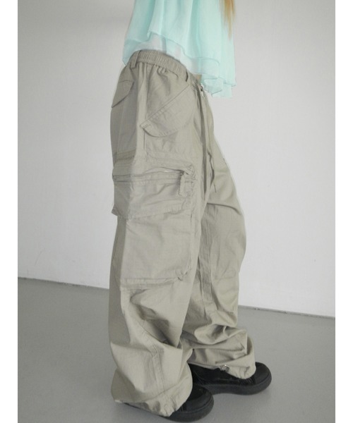 THEAIRTOWN(ジエアタウン)の「van wide poket pt(カーゴパンツ・レディース・ブラック/ベージュ・FREE)」の13枚目の写真